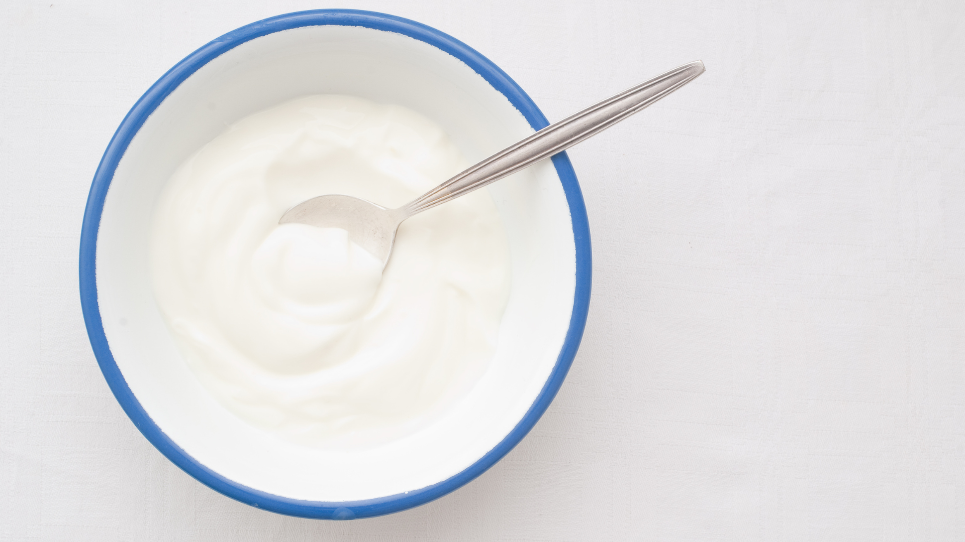 Read more about the article Jogurt naturalny w diecie pudełkowej – kcal i wartości odżywcze